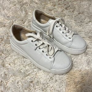 *NEW* Vince Camuto Sneakers